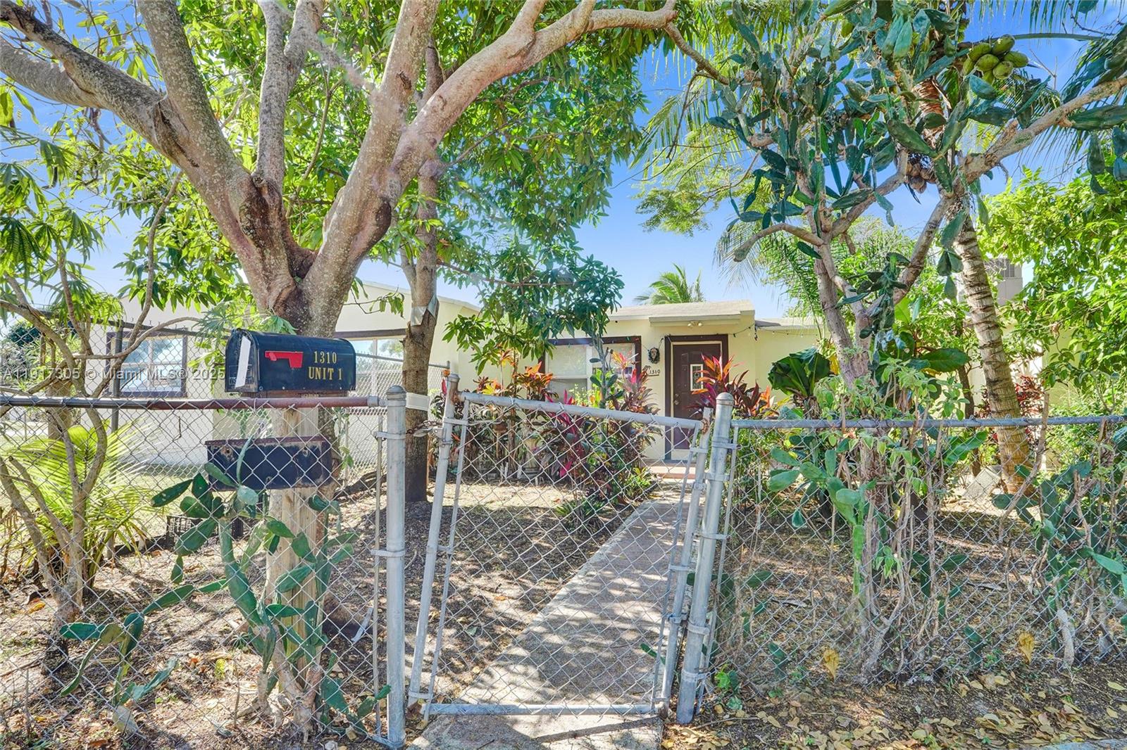 HOLLYWOOD PARK - Residential Income