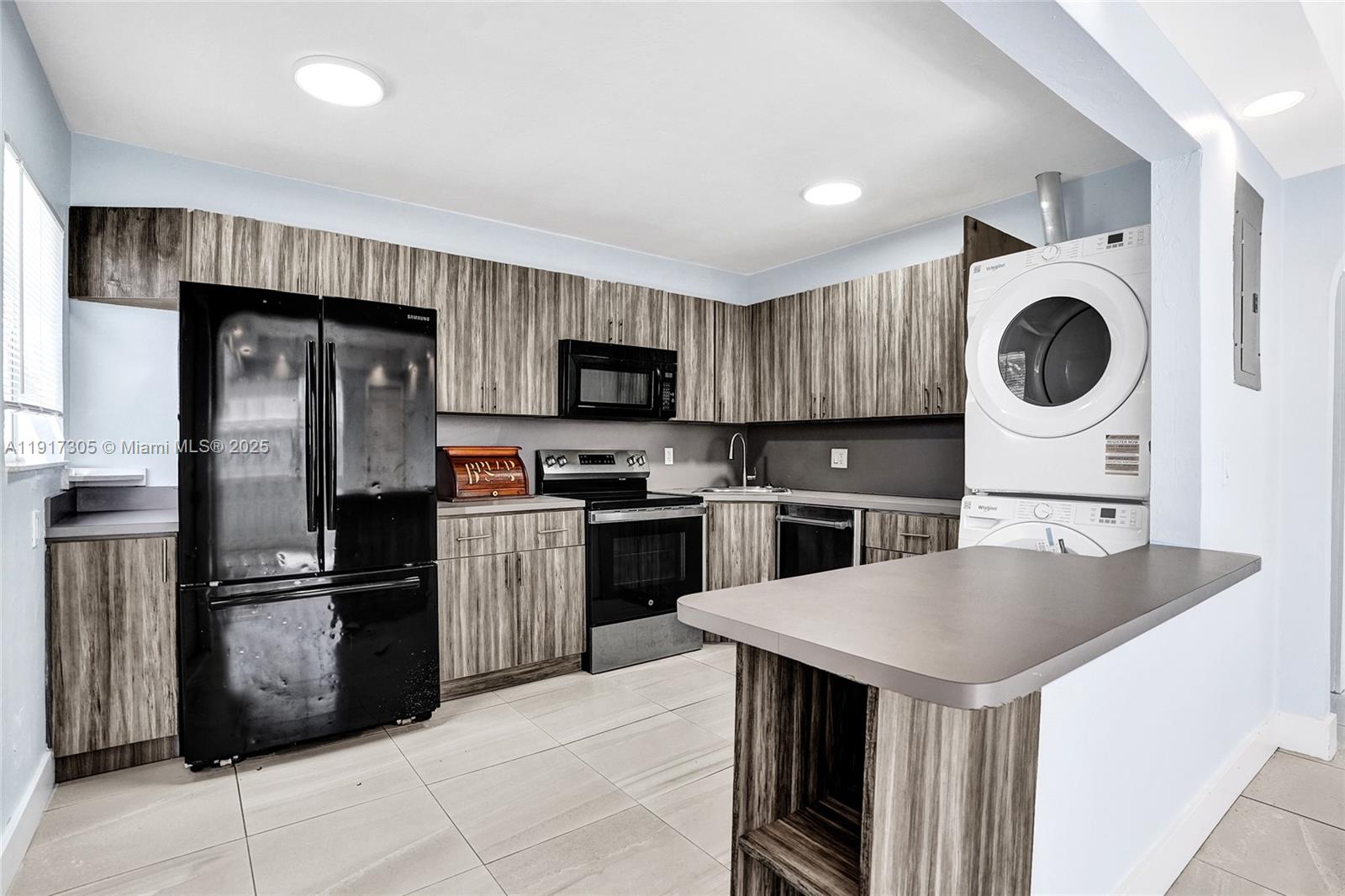 HOLLYWOOD PARK - Residential Income