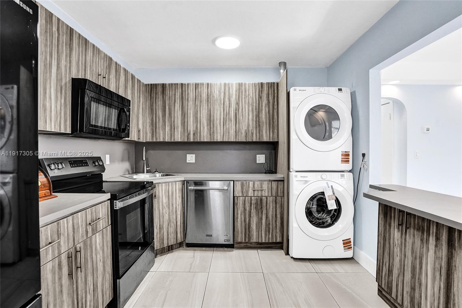 HOLLYWOOD PARK - Residential Income