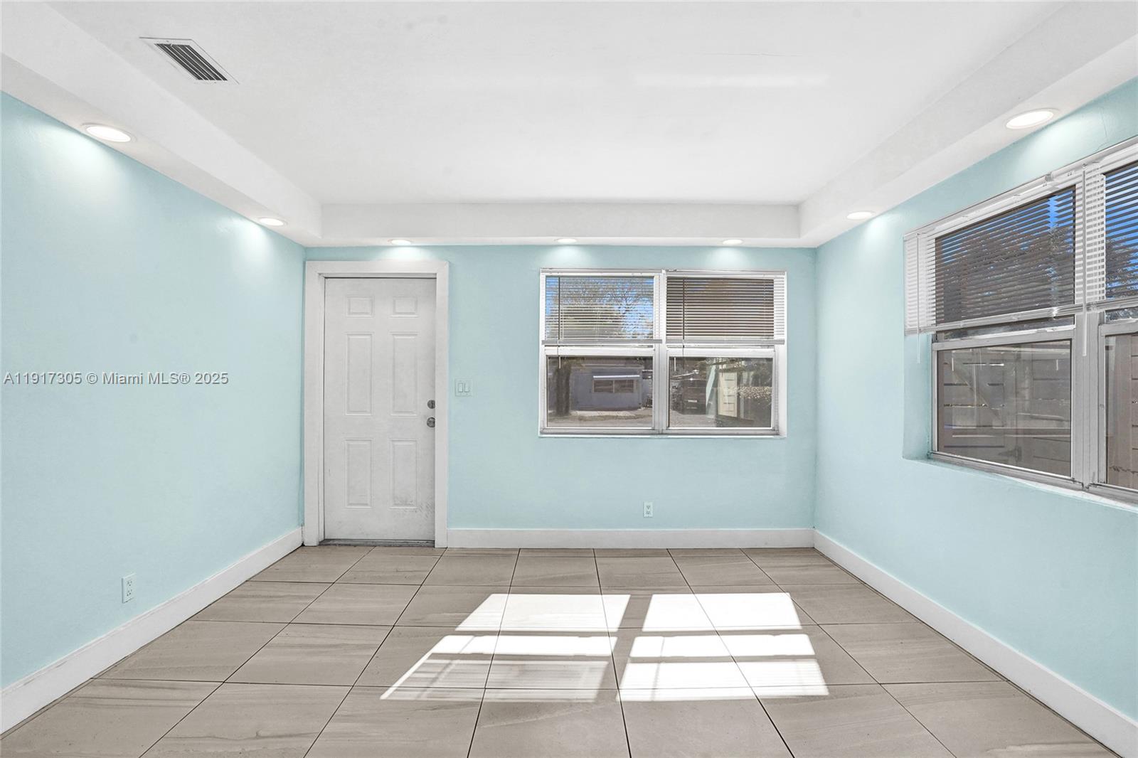 HOLLYWOOD PARK - Residential Income