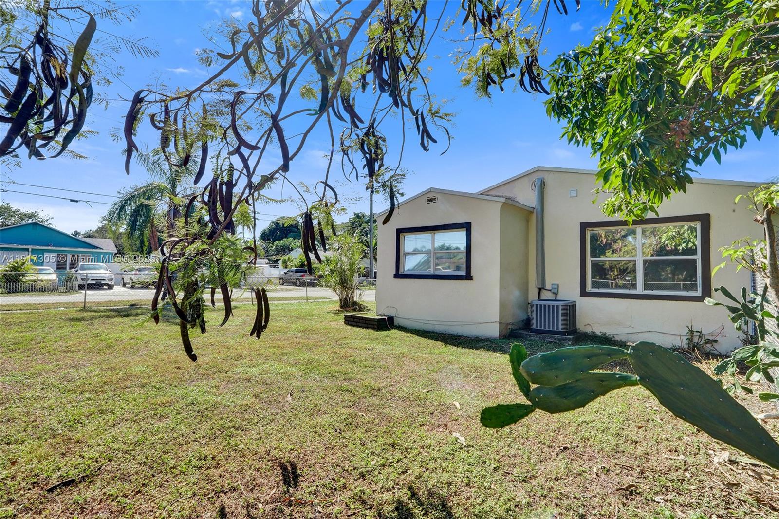 HOLLYWOOD PARK - Residential Income