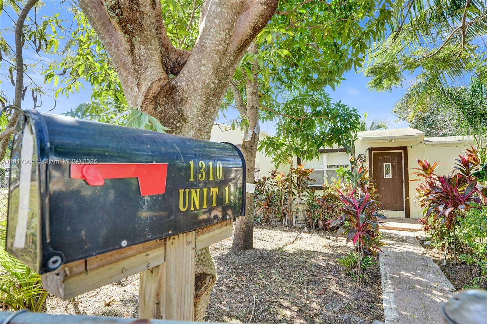 HOLLYWOOD PARK - Residential Income