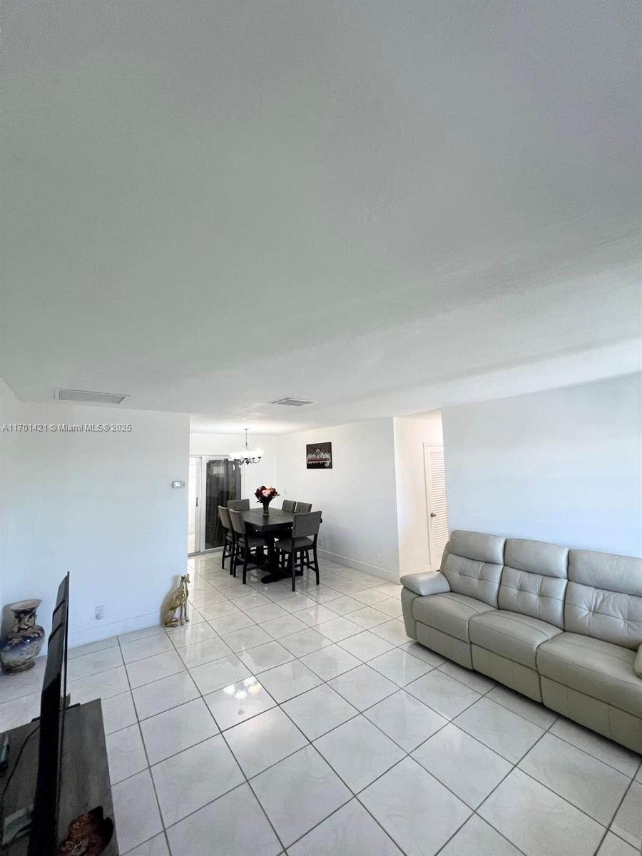 MAINLANDS OF TAMARAC LAKE - Residential