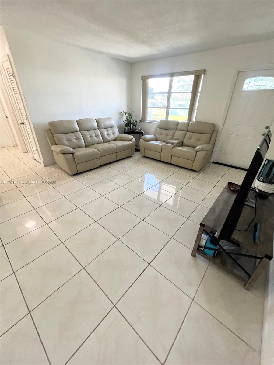 MAINLANDS OF TAMARAC LAKE - Residential