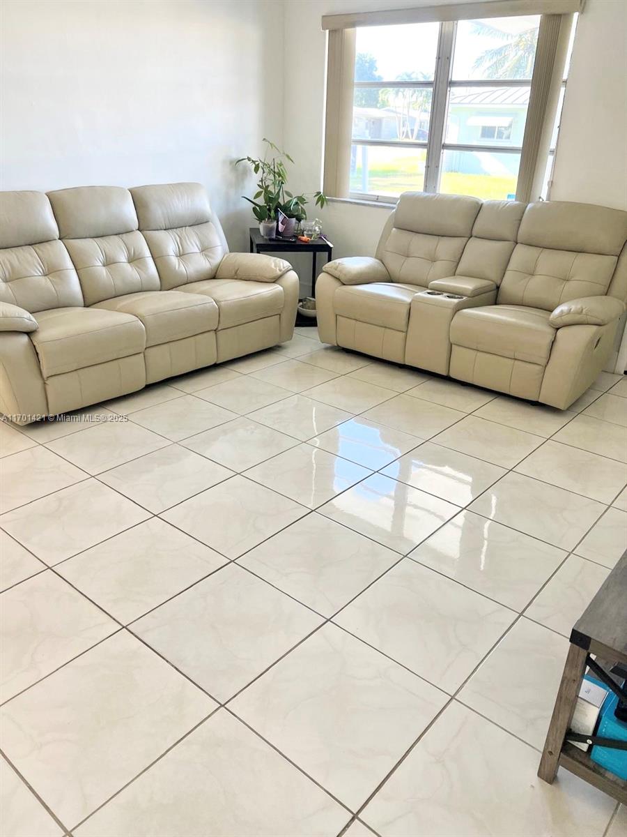 MAINLANDS OF TAMARAC LAKE - Residential