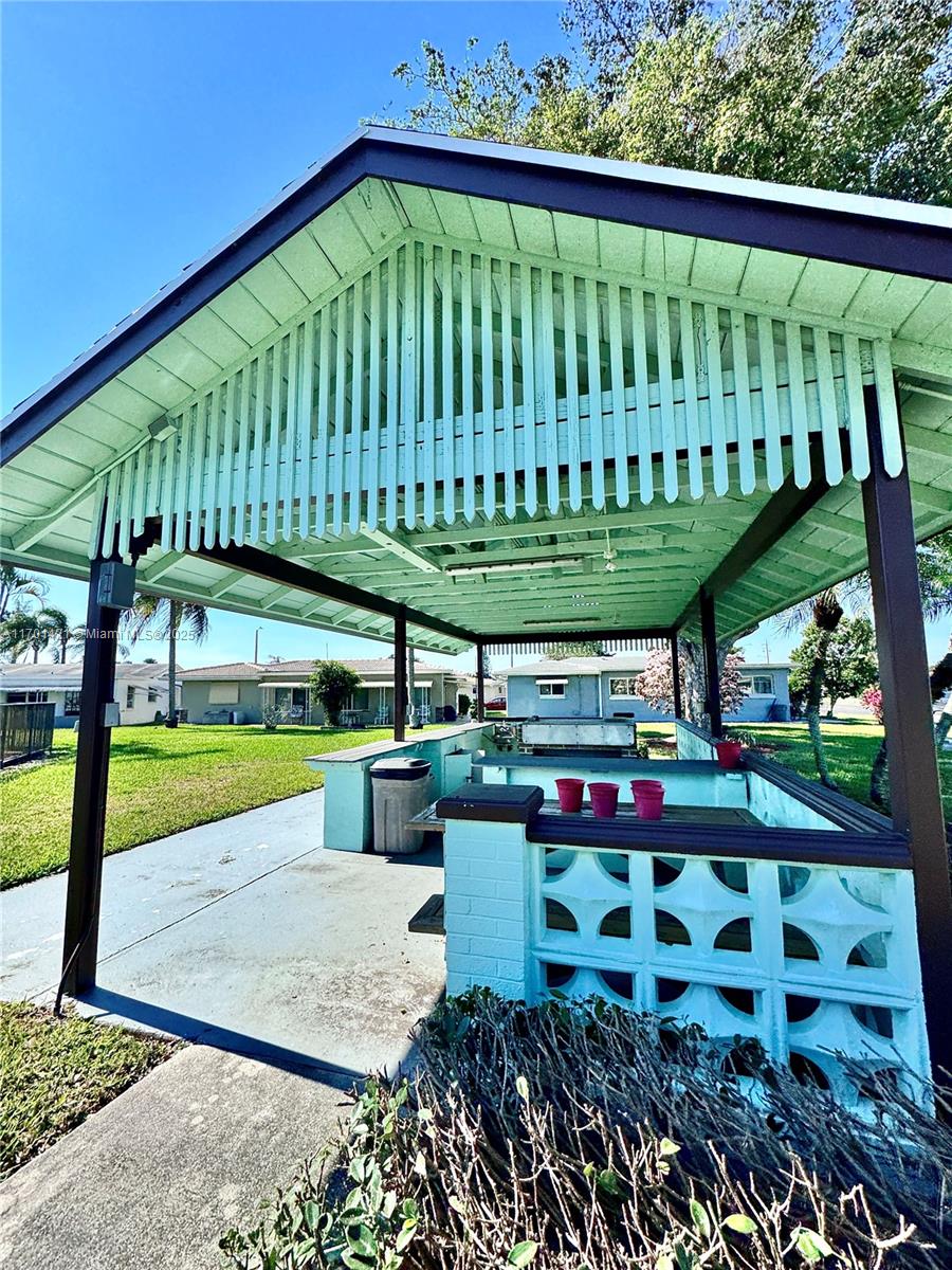 MAINLANDS OF TAMARAC LAKE - Residential
