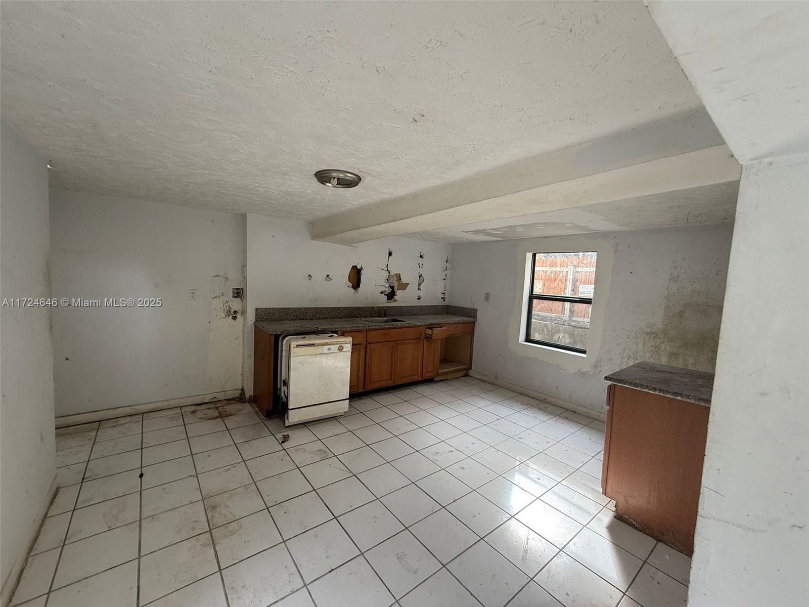 ROCKMOOR VILLA TRACK - Residential Income