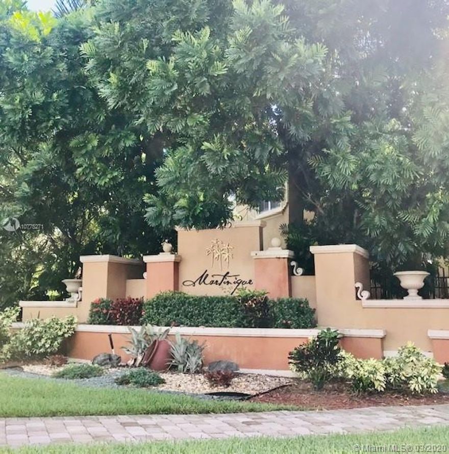 Beautiful corner townhome. 3 bedrooms and 2 1/2 baths. Pool, tennis, clubhouse, children's playground, gated community, near I-75 and Turnpike.