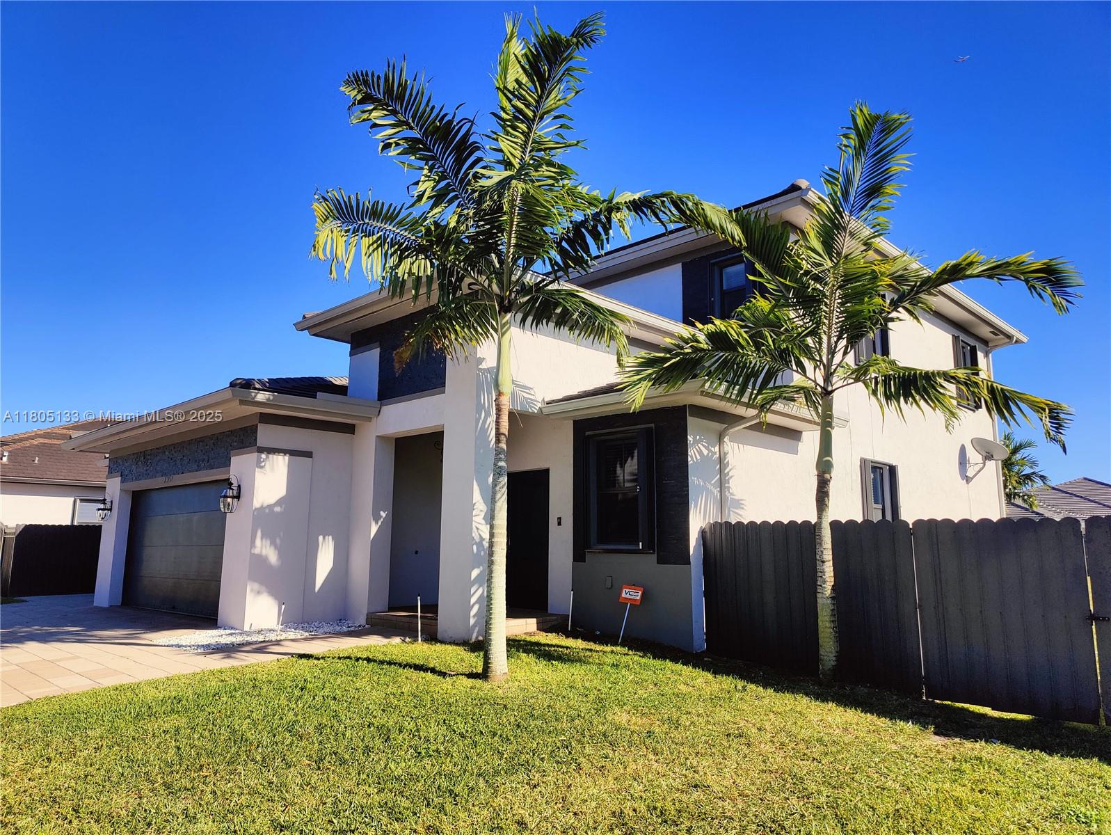 Rental Property at 15752 Sw 44th Ter, Miami, Broward County, Florida - Bedrooms: 5 
Bathrooms: 4  - $5,800 MO.