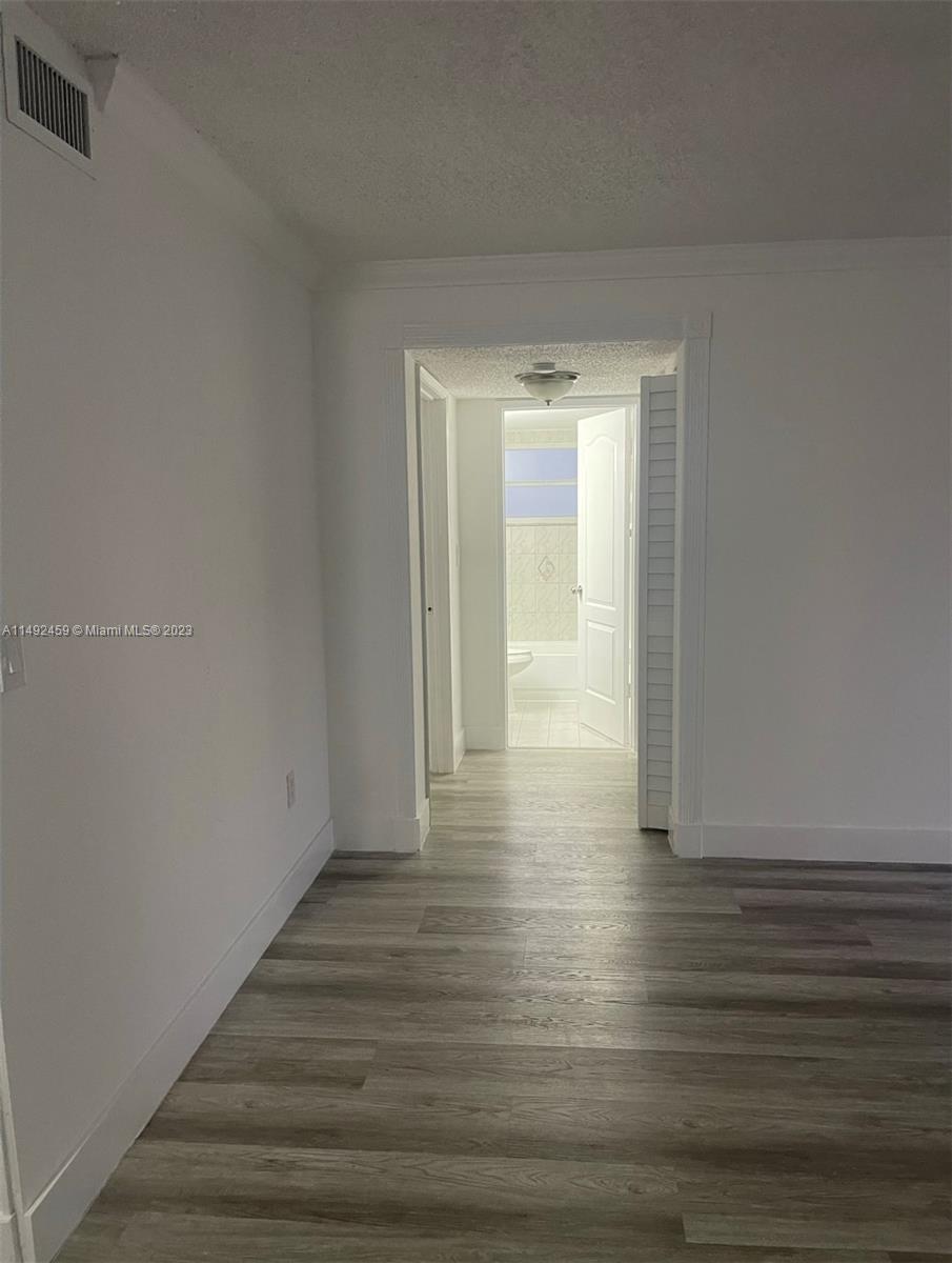 POINT LAKE CONDO VIII - Residential Lease
