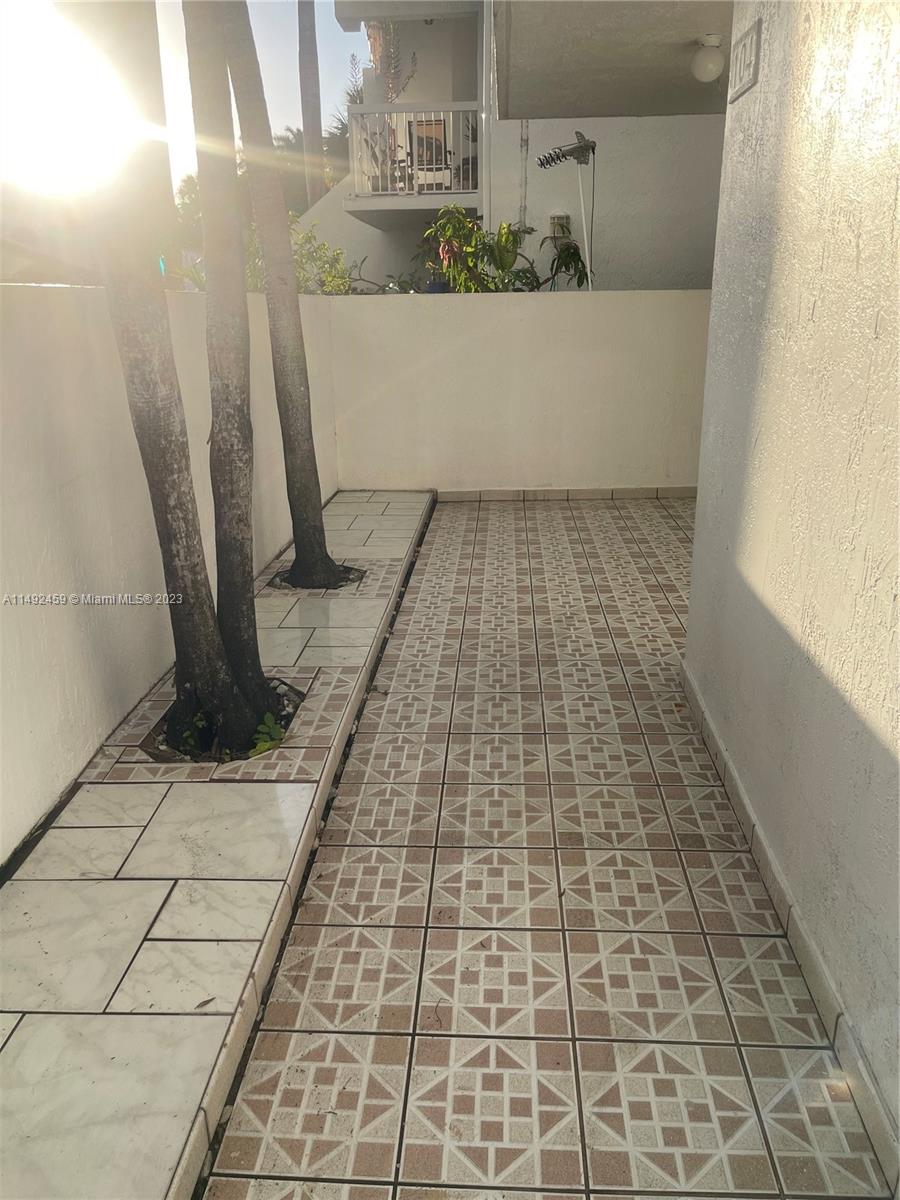 POINT LAKE CONDO VIII - Residential Lease