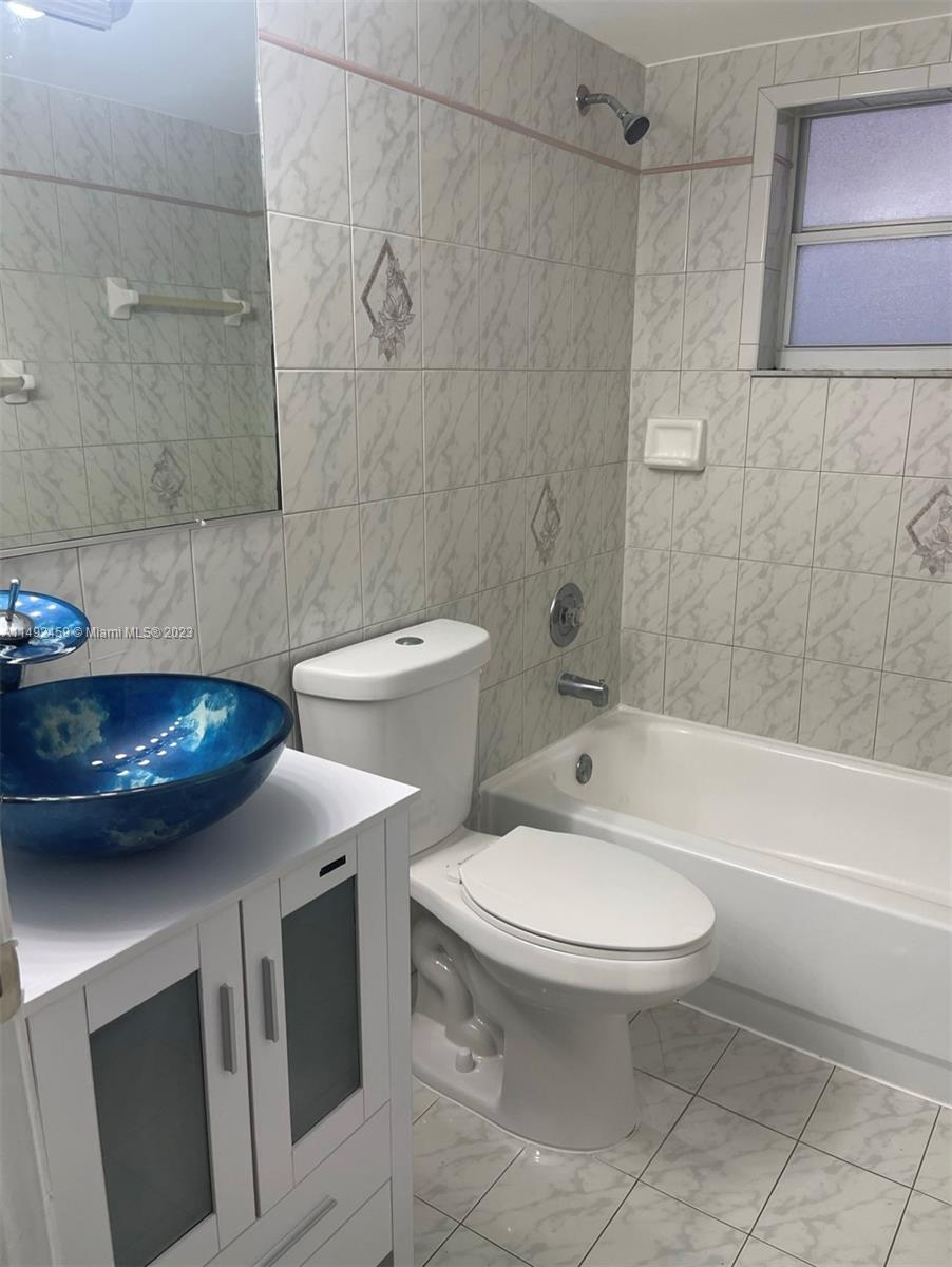 POINT LAKE CONDO VIII - Residential Lease