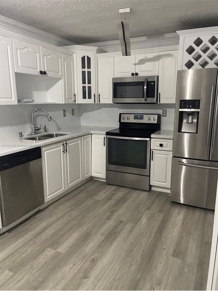 POINT LAKE CONDO VIII - Residential Lease
