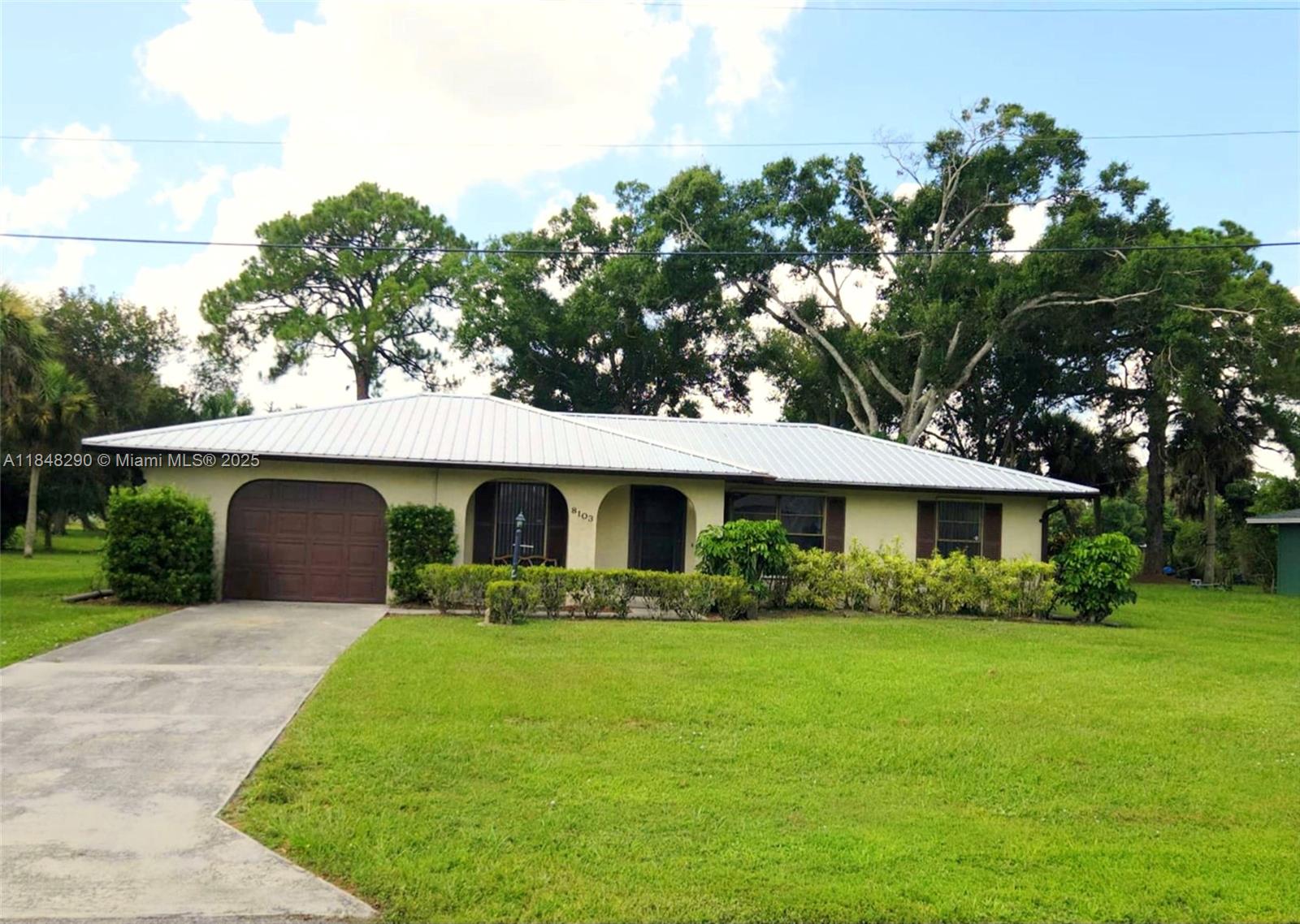 8103 Santa Clara Blvd, Fort Pierce, FL, 34951/$360,000 2 8103 Santa Clara Blvd