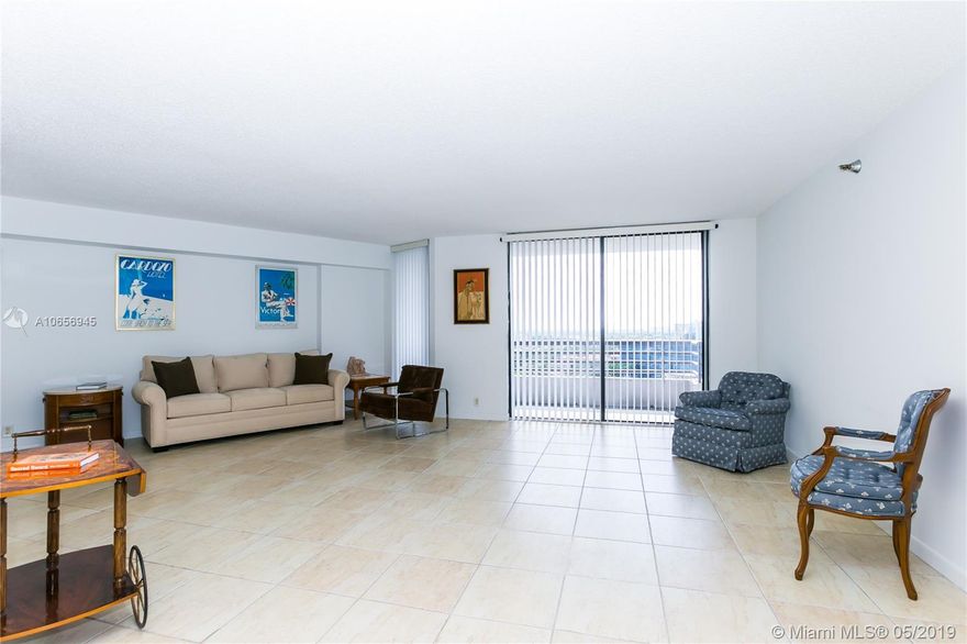 Beautiful and updated 1 plus den condo in the heart of Aventura. Large living room area and fantastic views. Very bright and full of natural light. Very large en-suite master bedroom with plenty of closet space. Easy to convert into a 2/2. Two full bathrooms and master includes dual vanities. Large ceramic tile floors. Open and remodeled kitchen. Stainless steel appliances. Washer & Dryer inside the unit. 24-hour concierge, security & valet services. Parc Central is located in the heart of Aventura, minutes from the Aventura Mall, Sunny Isles Beach, and houses of worship. Plenty of amenities such as pool, Jacuzzi, mini market, fitness center, volleyball. Aventura is a great school district. Sought after community.