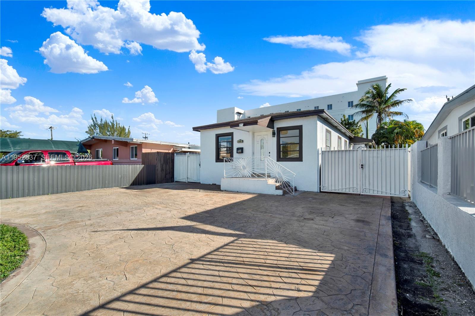 HIALEAH 8TH ADDN - Residential