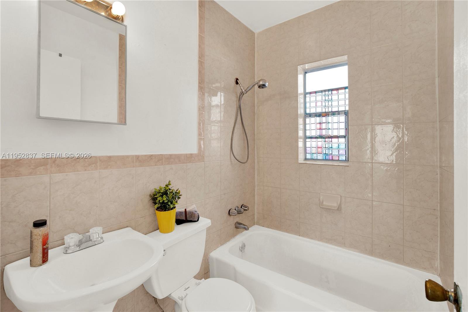 HIALEAH 8TH ADDN - Residential