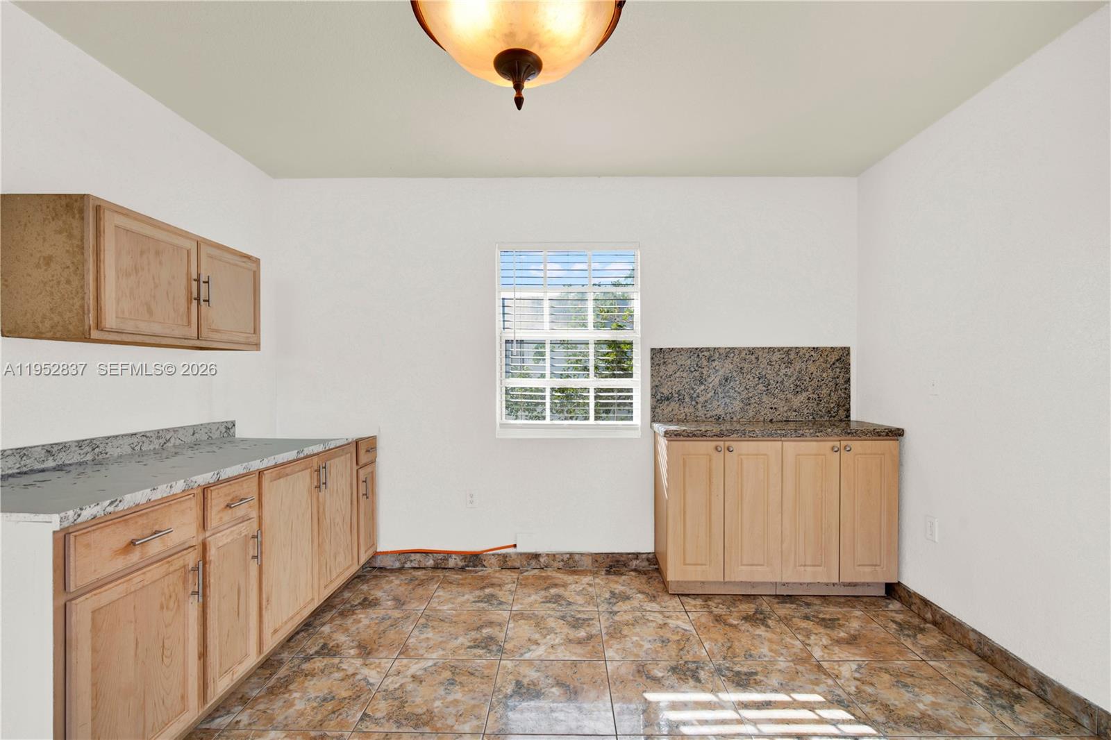 HIALEAH 8TH ADDN - Residential