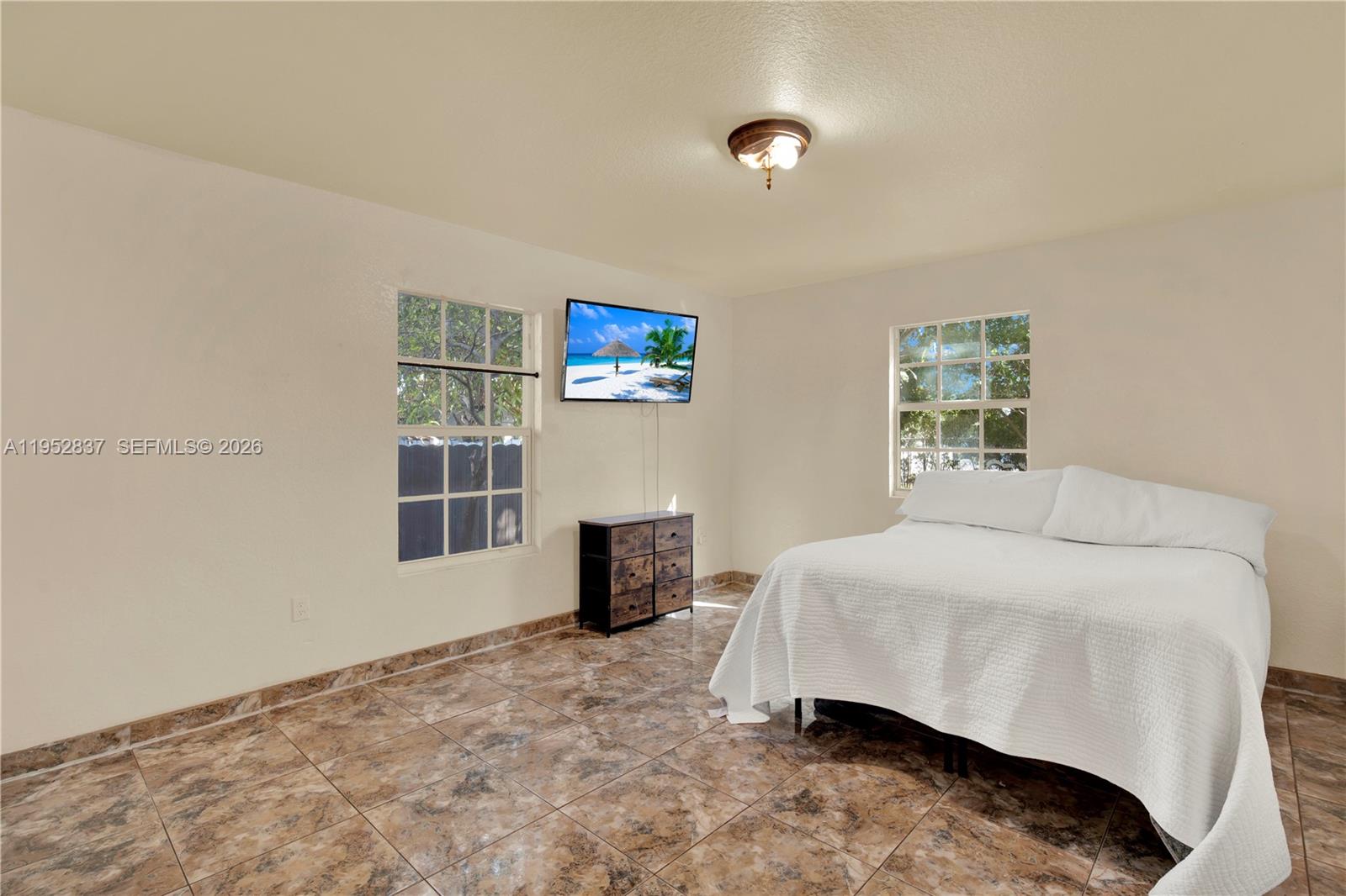 HIALEAH 8TH ADDN - Residential