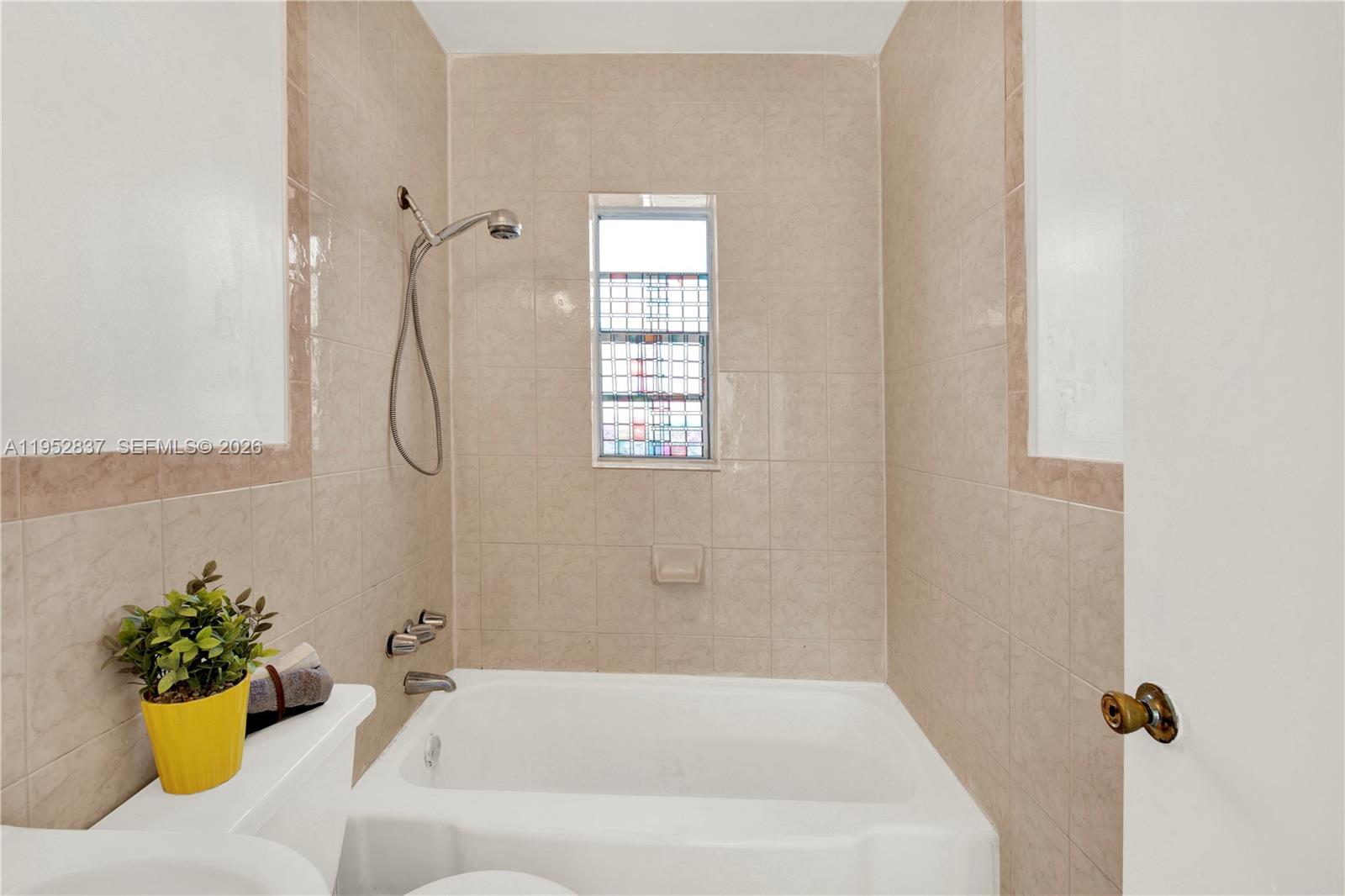 HIALEAH 8TH ADDN - Residential