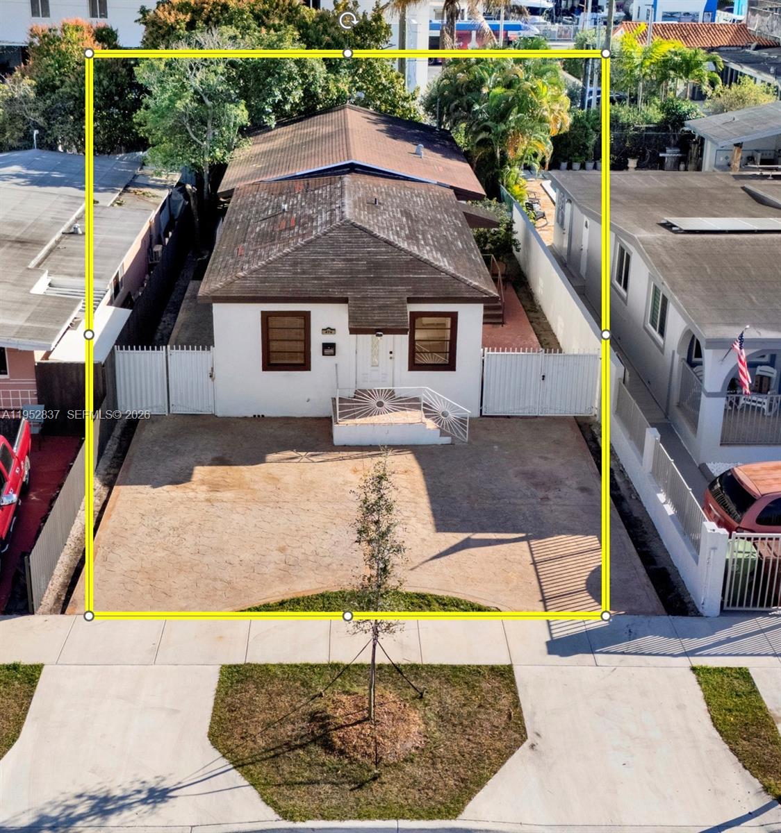 HIALEAH 8TH ADDN - Residential