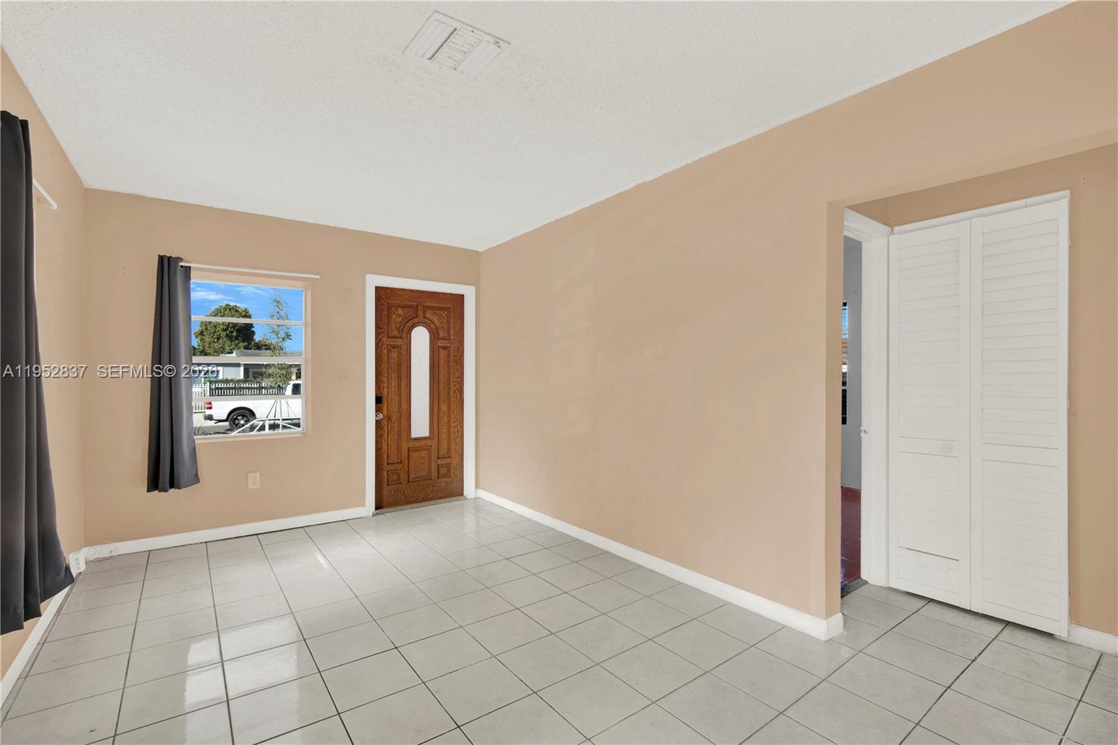 HIALEAH 8TH ADDN - Residential