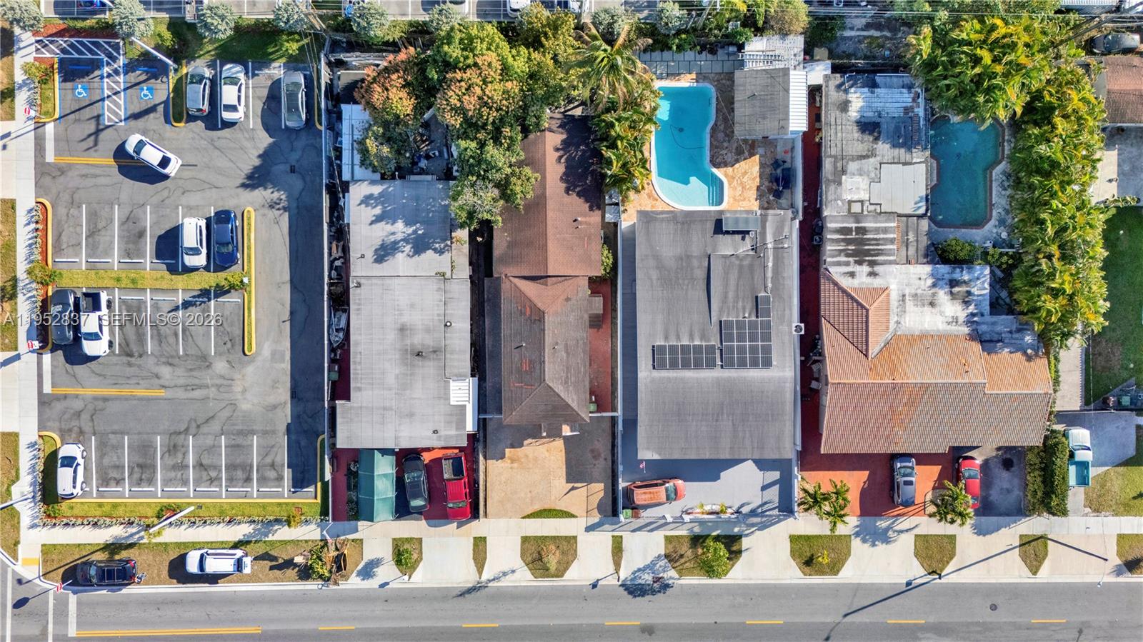 HIALEAH 8TH ADDN - Residential