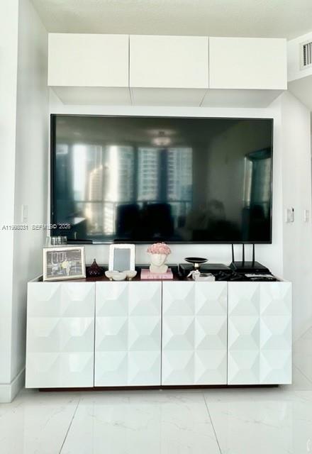 THE AXIS ON BRICKELL COND - Residential Lease