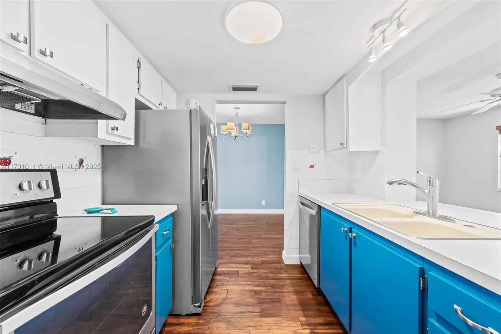 Palm Beach Leisureville - Residential Lease