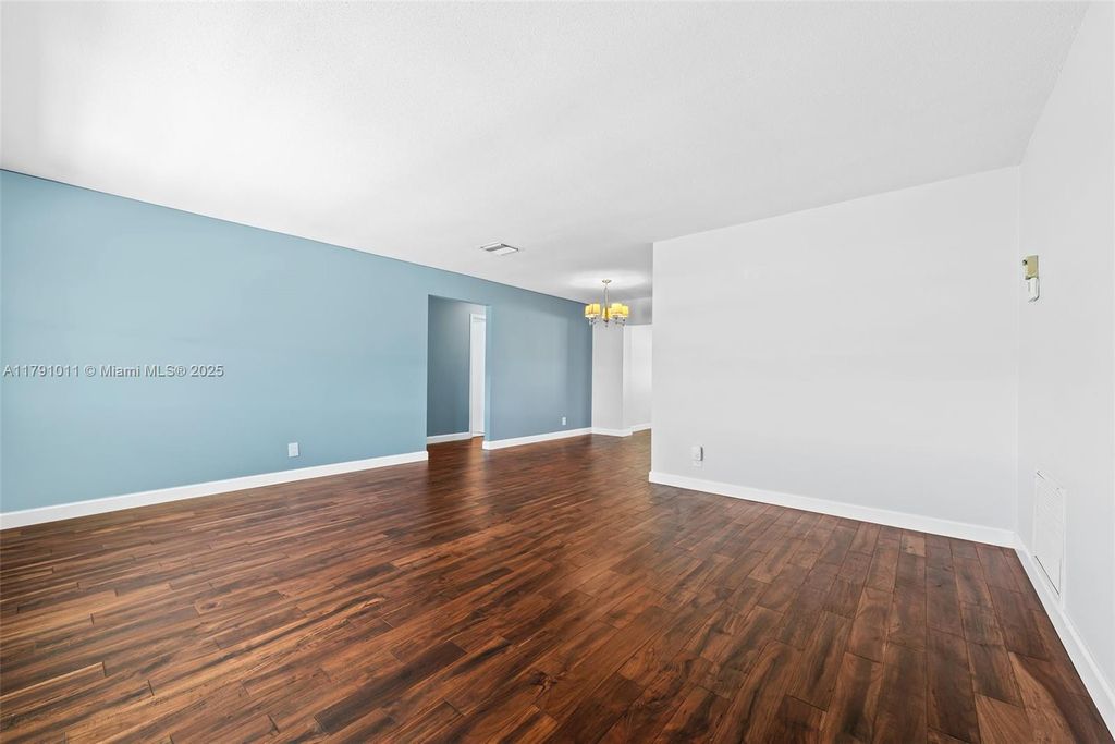 Photo of 910 SW 6th Ave #00, Boynton Beach, FL 33426 (MLS # A11791011)