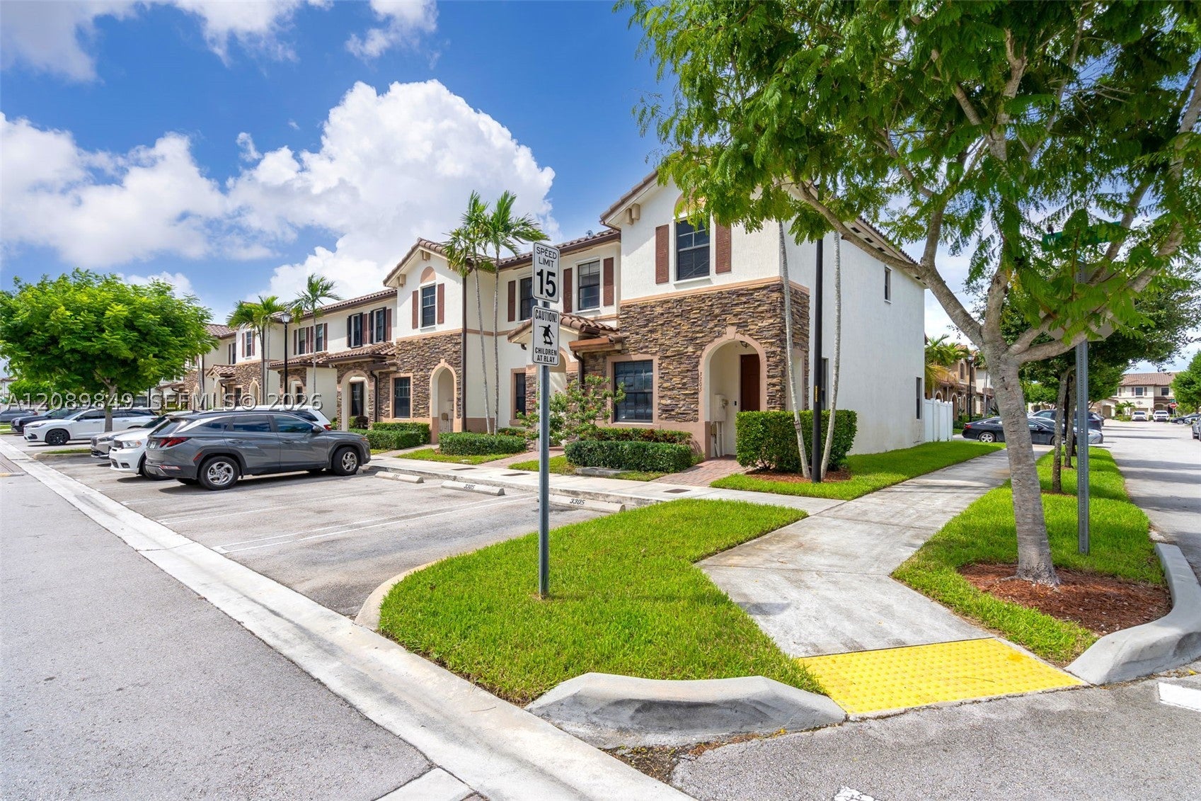 3305 W 93rd Pl