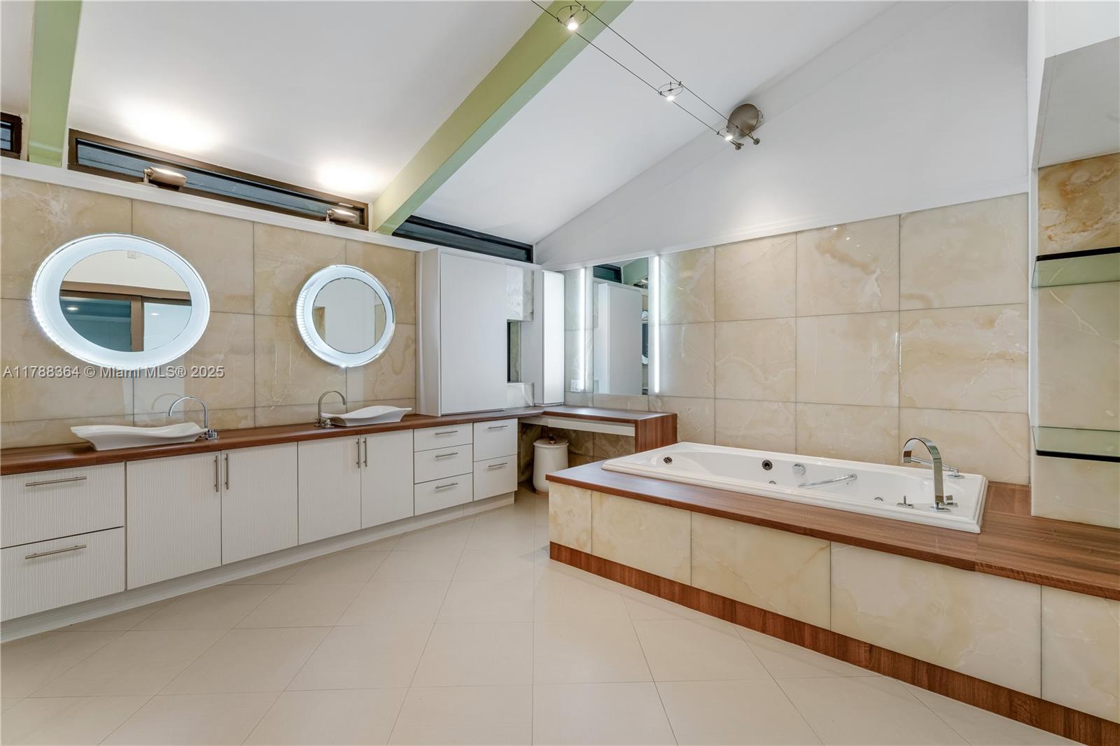 SAN SOUCI ESTATES - Residential