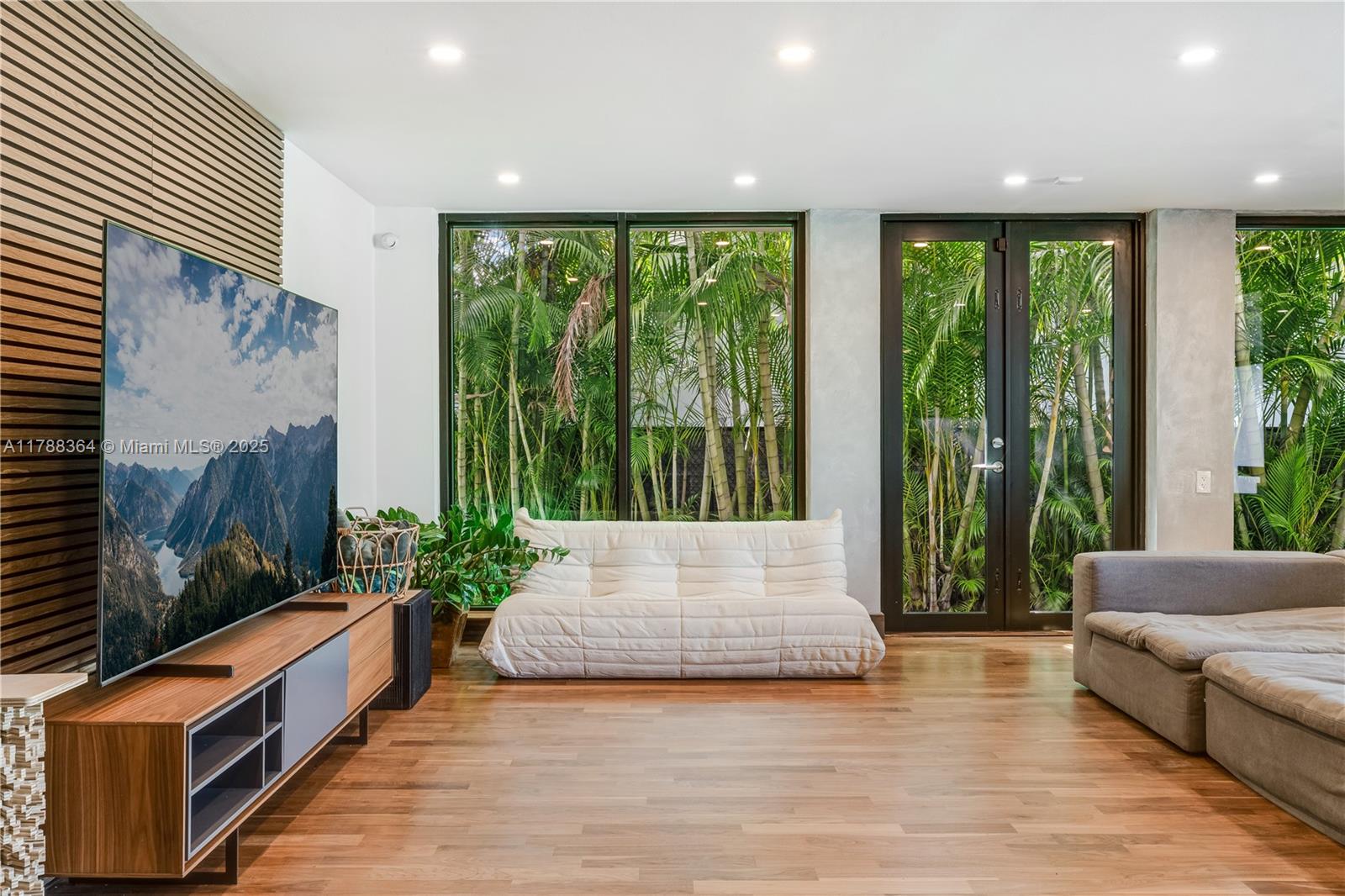 SAN SOUCI ESTATES - Residential