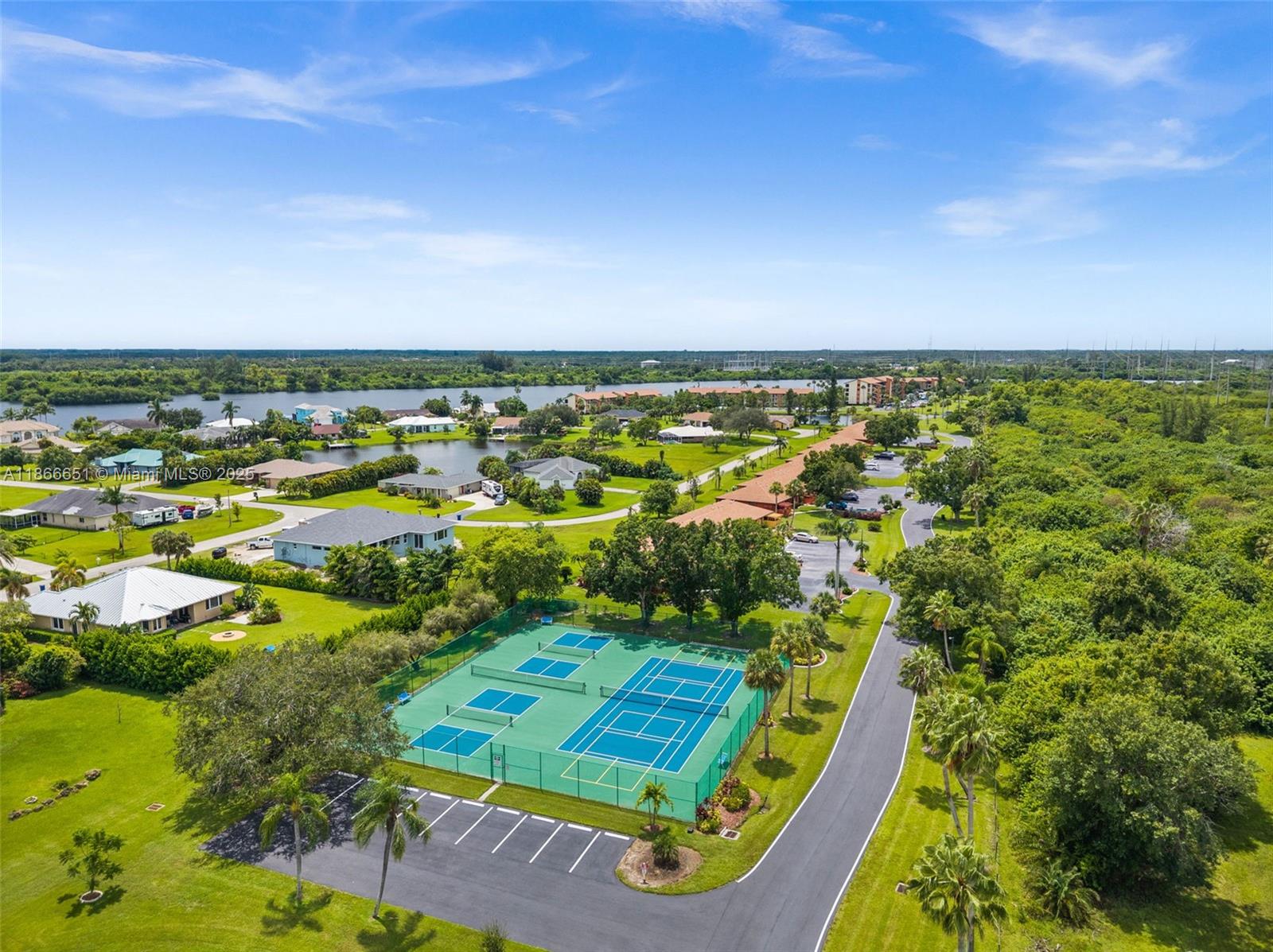 Baypointe Yacht & Racquet - Residential