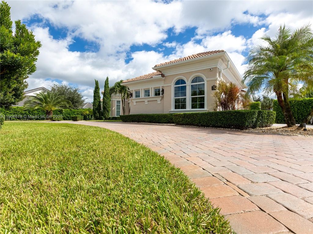 Photo of 4950 E Sterling Ranch Cir, Davie, FL 33314 (MLS # A11906578)