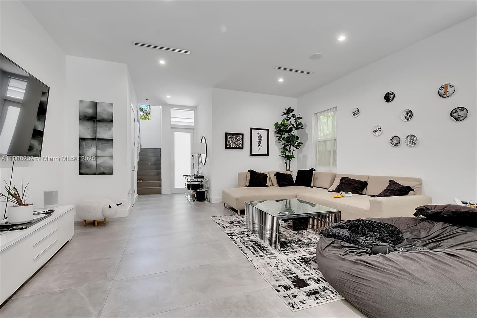 KOHINOOR I CONDO - Residential Lease