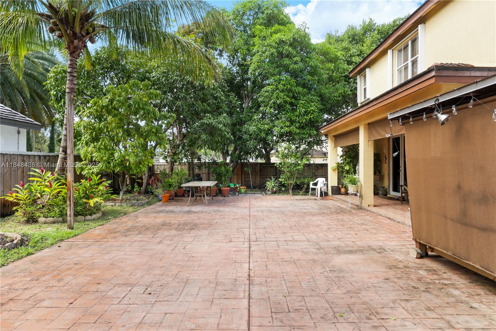 COUNTRYSIDE - Residential