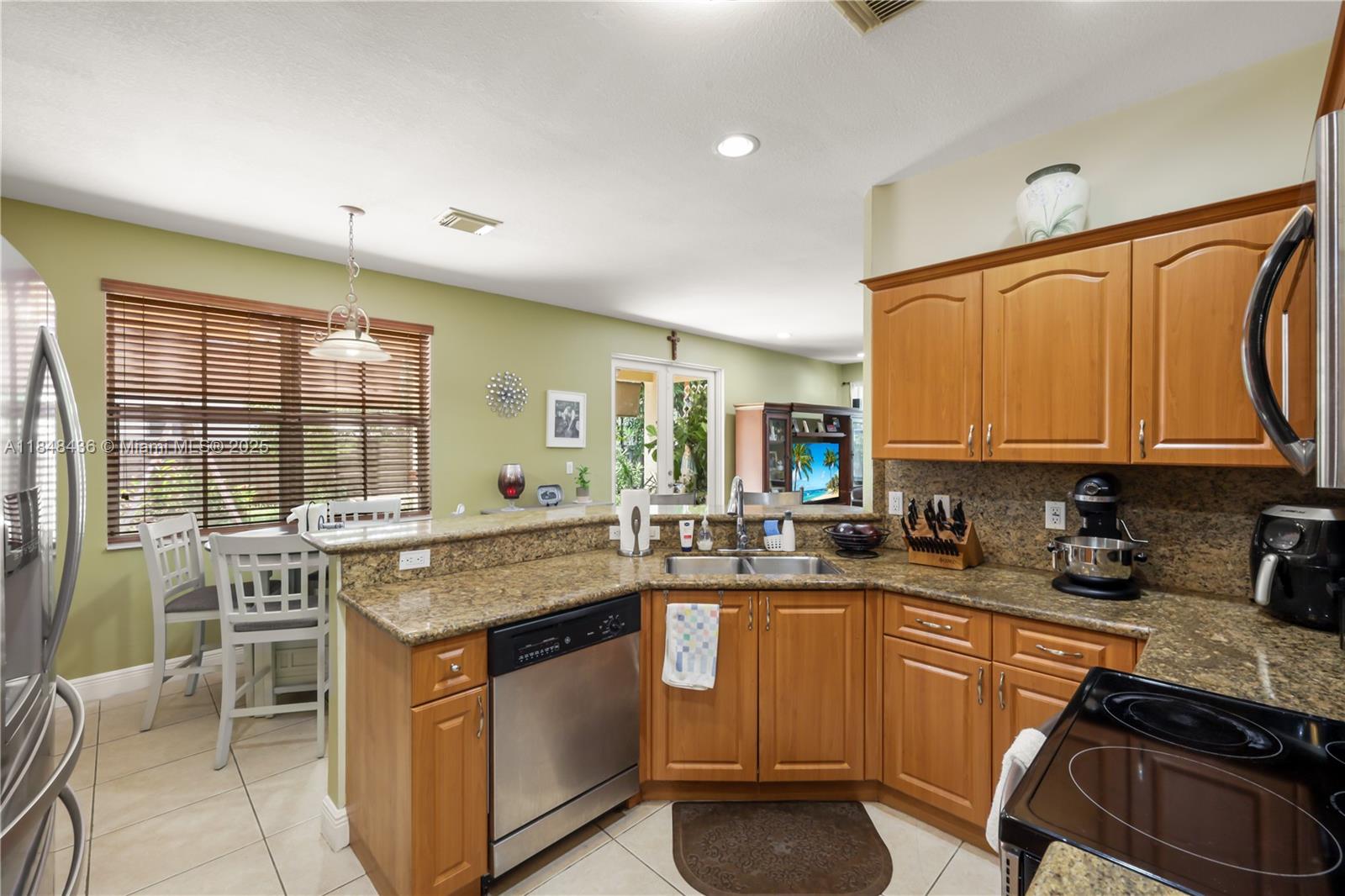 COUNTRYSIDE - Residential