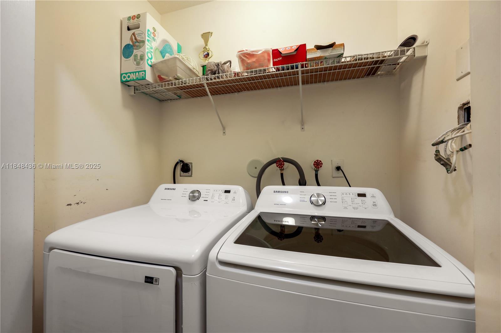 COUNTRYSIDE - Residential