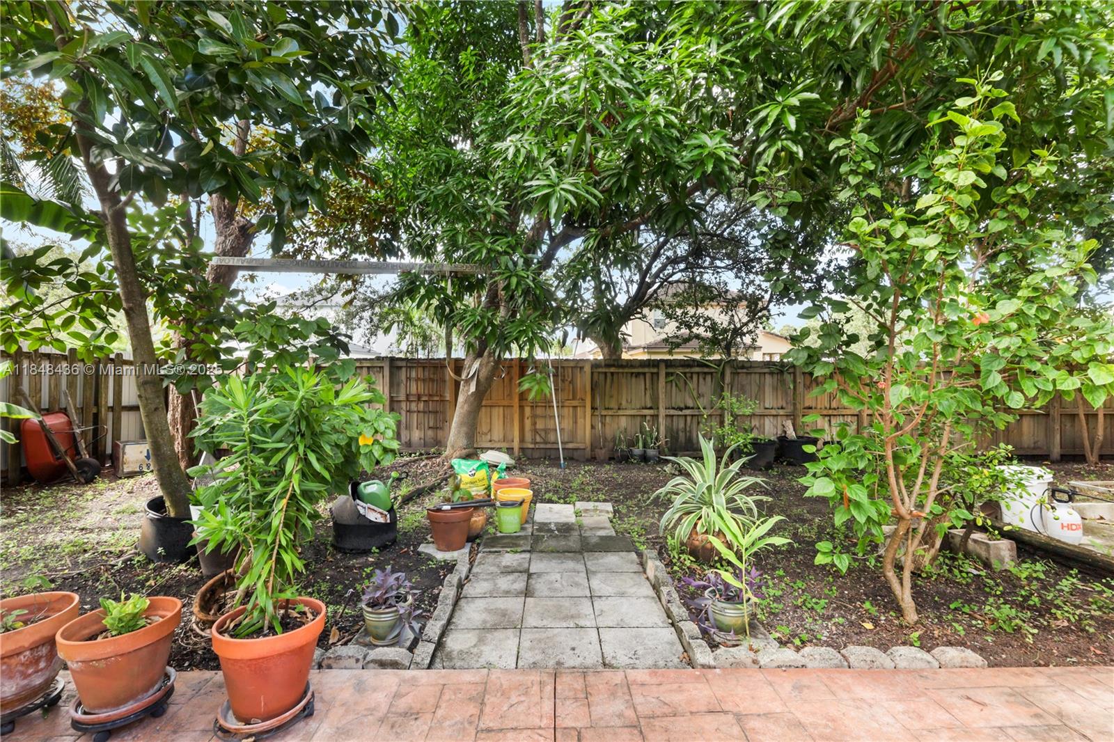 COUNTRYSIDE - Residential