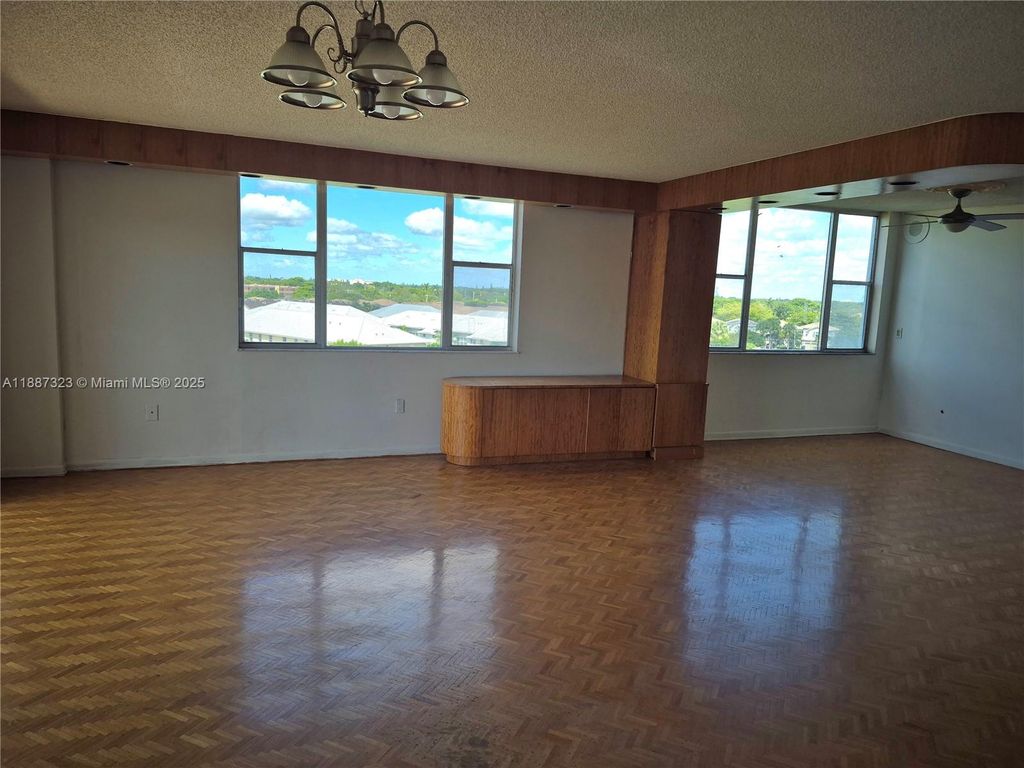 Photo of 4001 Hillcrest Dr #602-4, Hollywood, FL 33021 (MLS # A11887323)