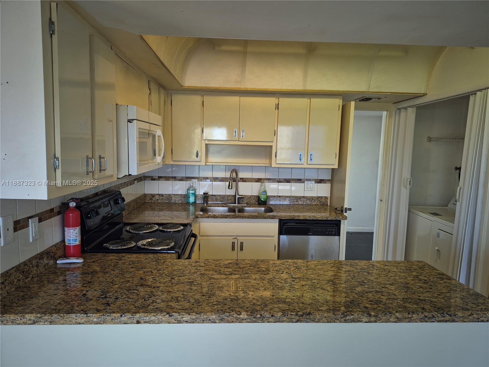 HILLCREST EAST NO 26 COND - Residential