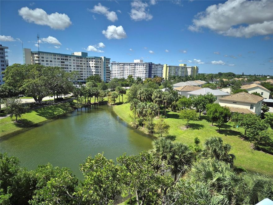 Large and spacious 3 bedroom corner unit with a wonderful and beautiful view. Experience sun setting from your balcony on a lagoon view. Condo has excellent amenities. New roof, elevator and building has recently painted, no assestment. Large condo with a large Master bedroom and bathroom. This condo can be shape into a gorgeous and spacious confort of living. A must see of a unit, come and see what wonderful living style of people and unit. Enjoy our pool, jacuzzi and wonderful walking and exercise path.