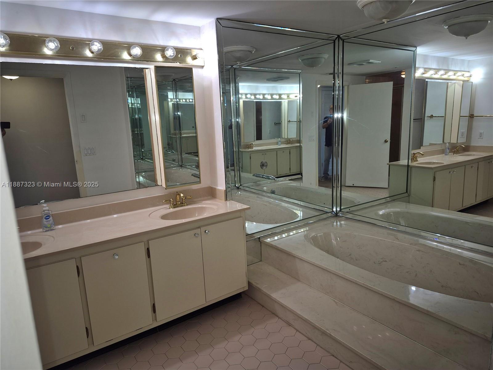 HILLCREST EAST NO 26 COND - Residential