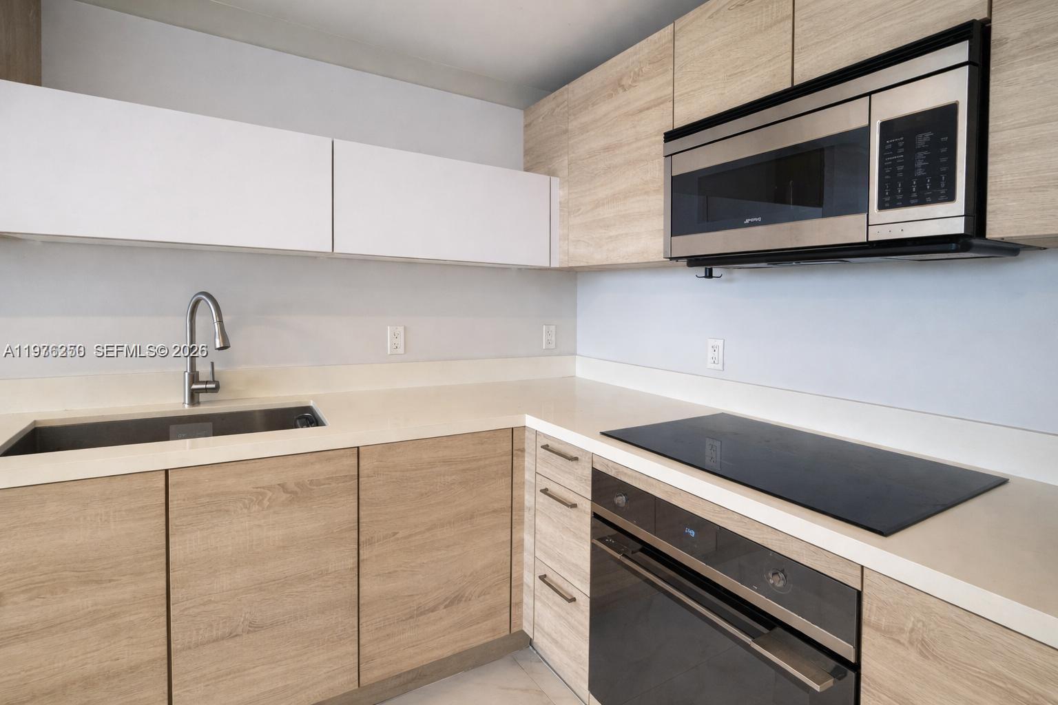 THE HARBOUR NORTH CONDO - Residential Lease