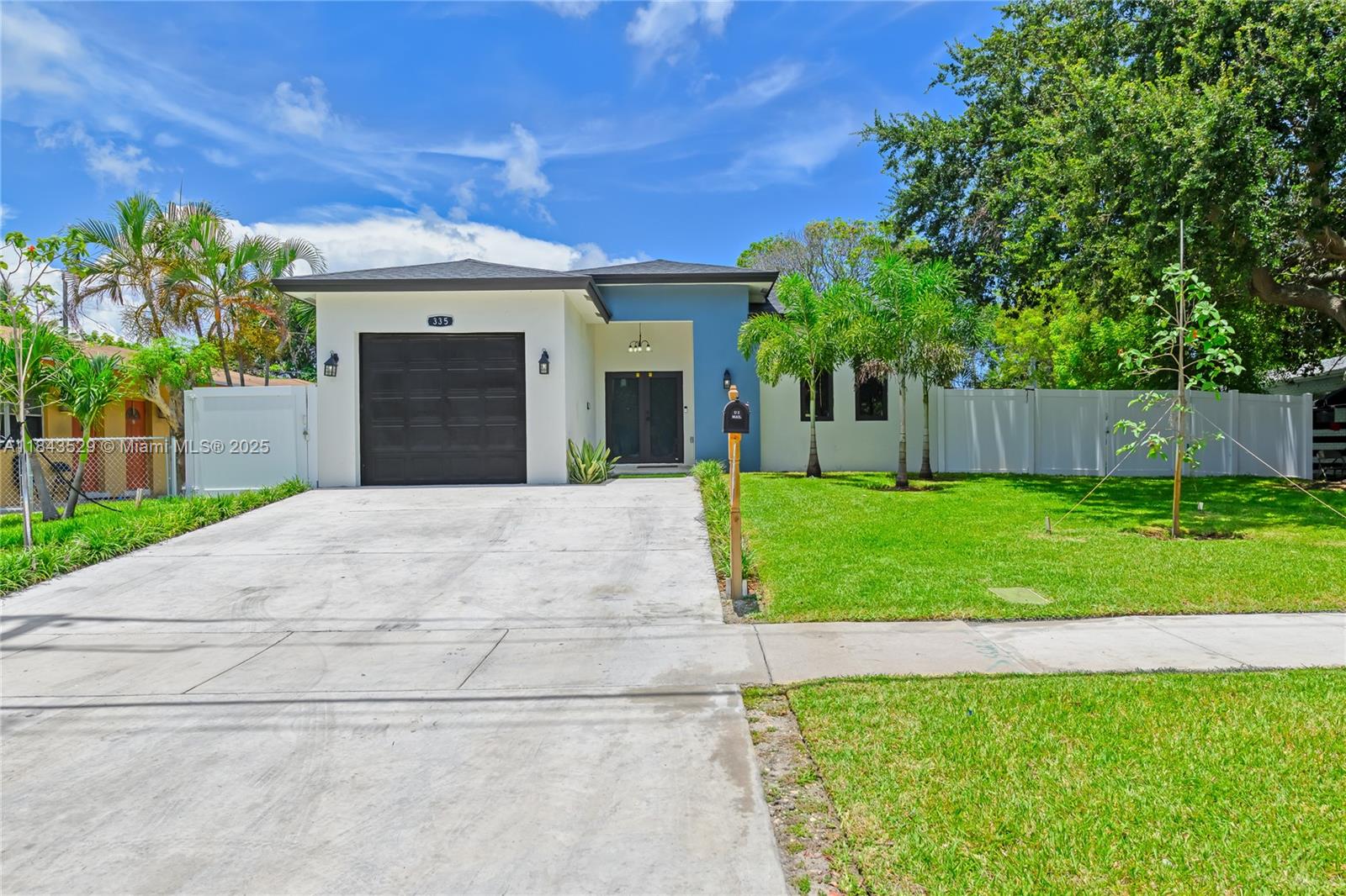 335 NW 15th St