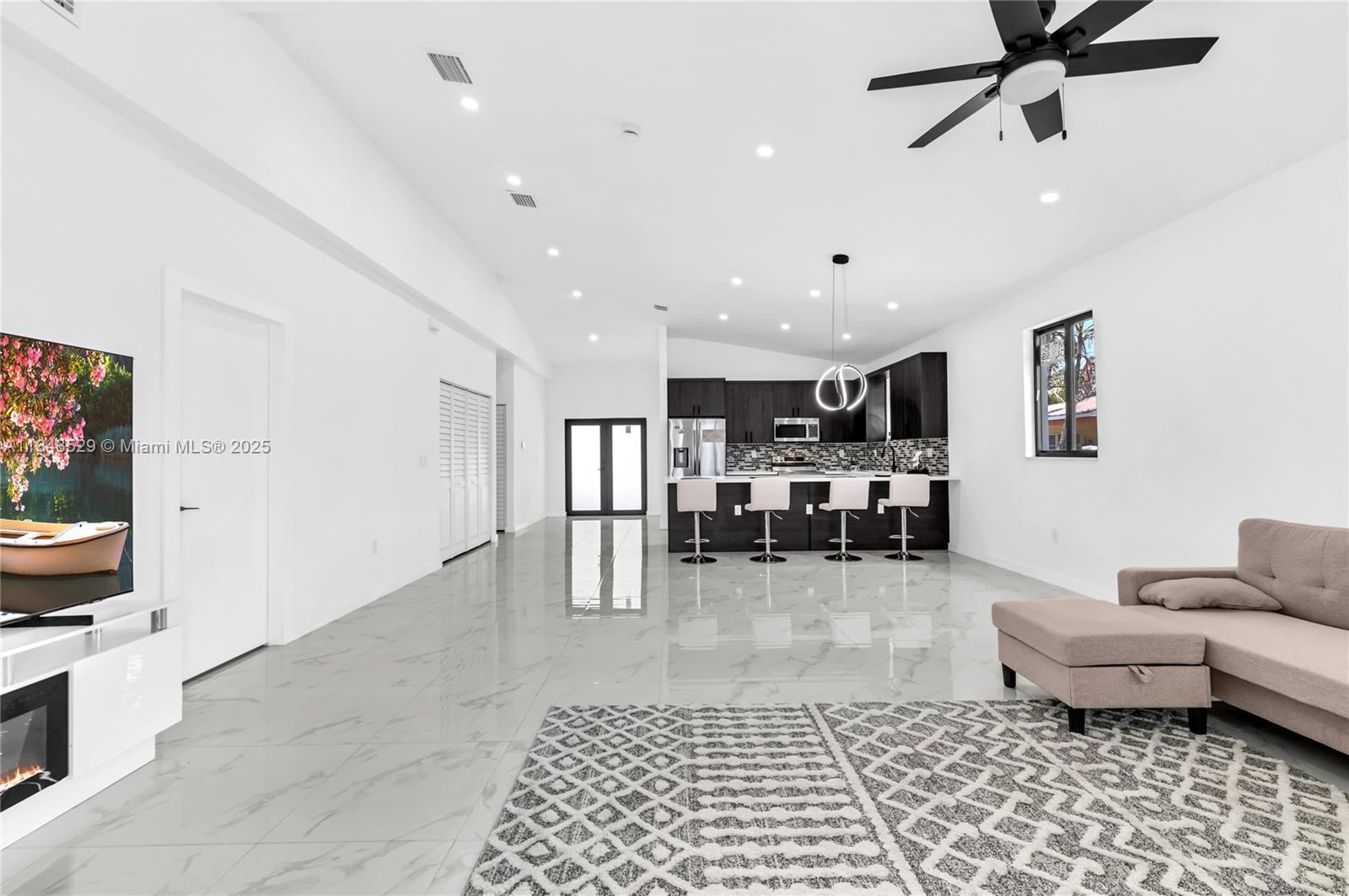 SANDERS PARK - Residential