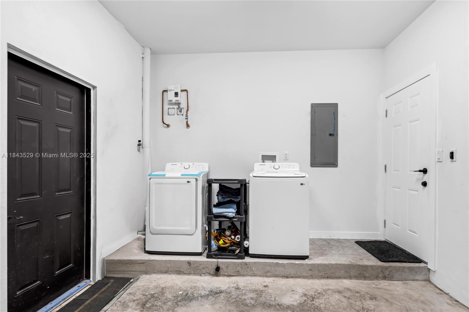 SANDERS PARK - Residential