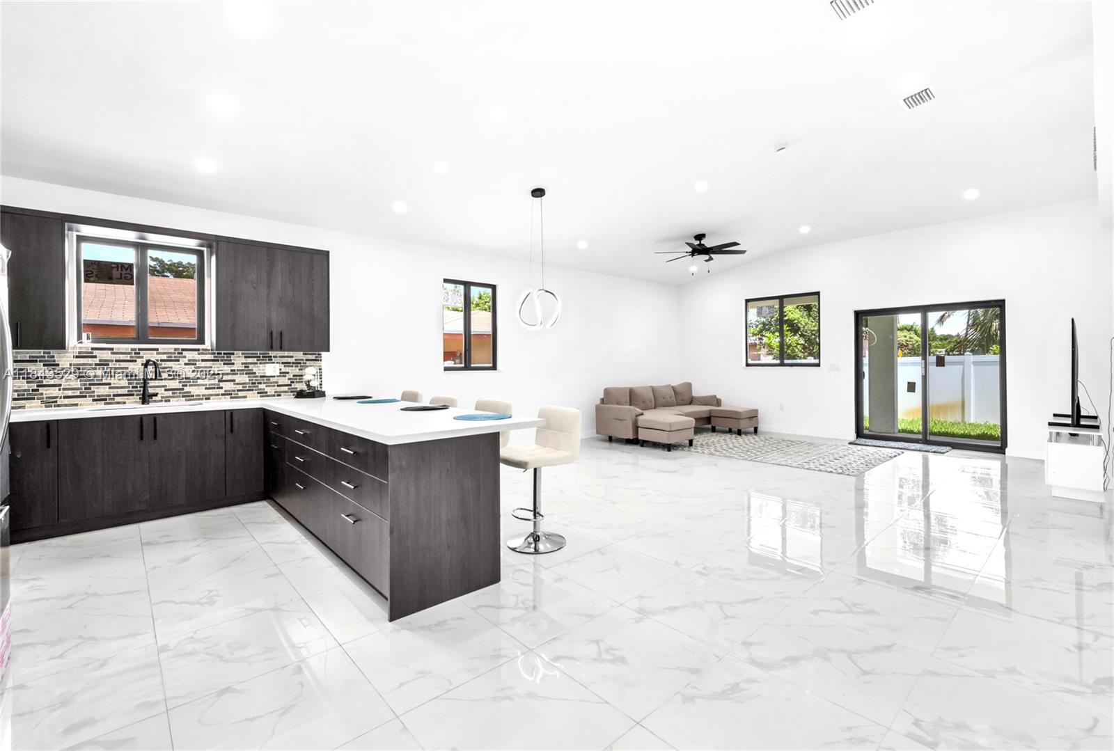 SANDERS PARK - Residential