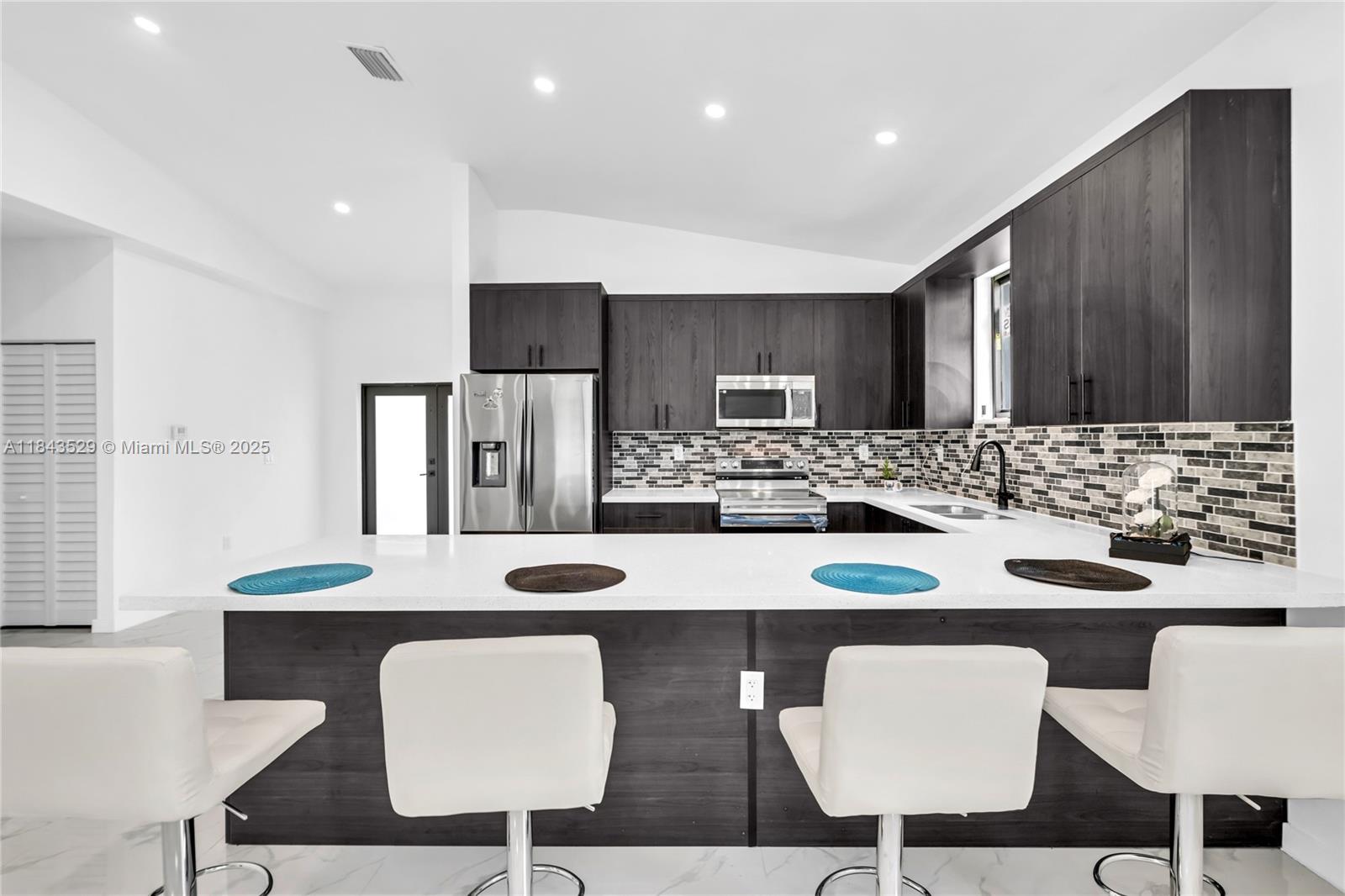 SANDERS PARK - Residential